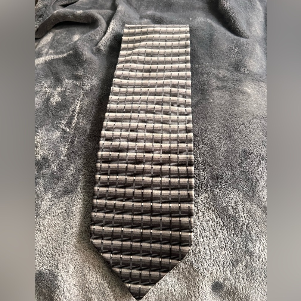 Bergamo New York 100% Silk Extra Long Tie
